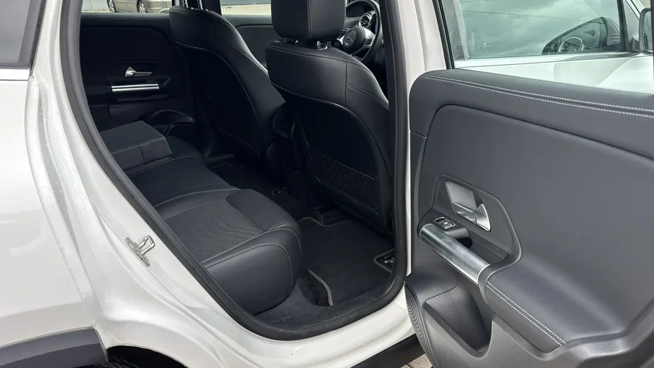 MERCEDES-BENZ EQA -