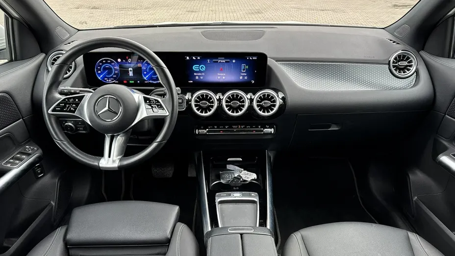 MERCEDES-BENZ EQA -