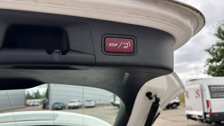 MERCEDES-BENZ EQA -