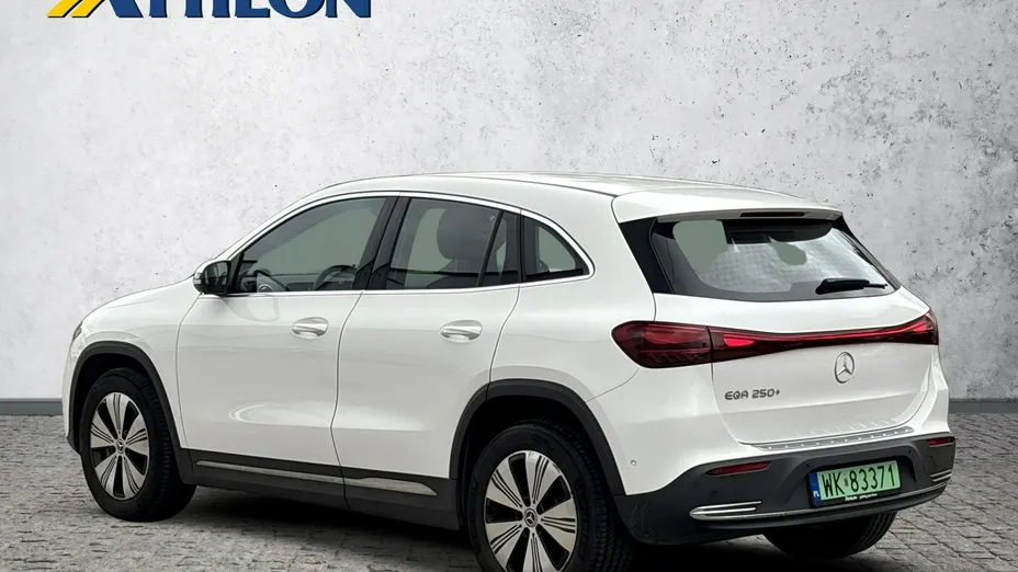 MERCEDES-BENZ EQA -