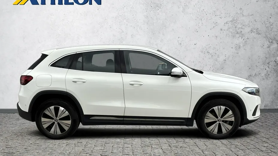 MERCEDES-BENZ EQA -
