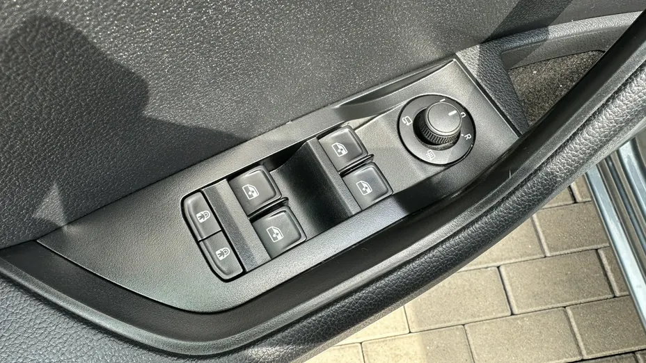 SKODA Superb -
