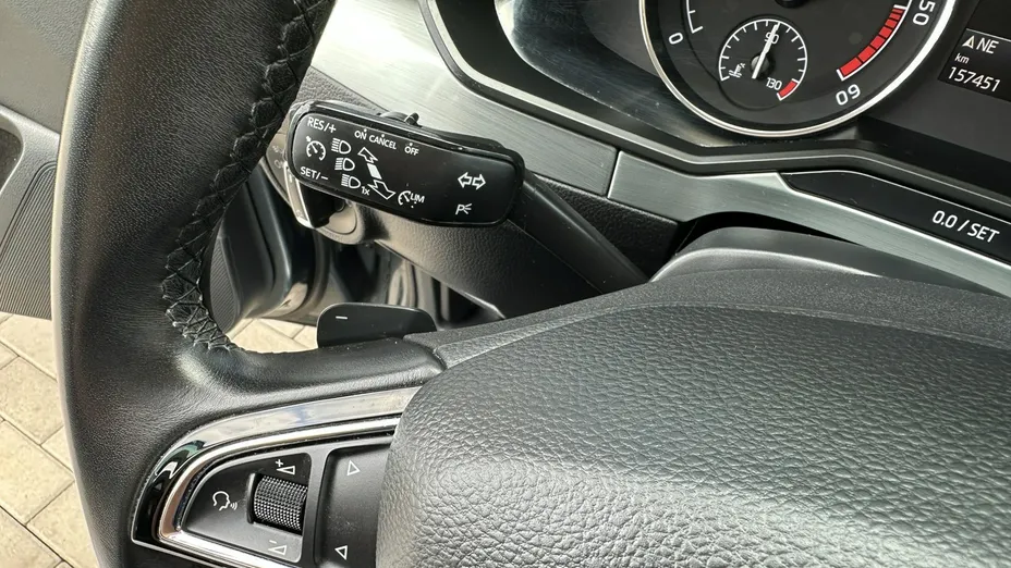 SKODA Superb -
