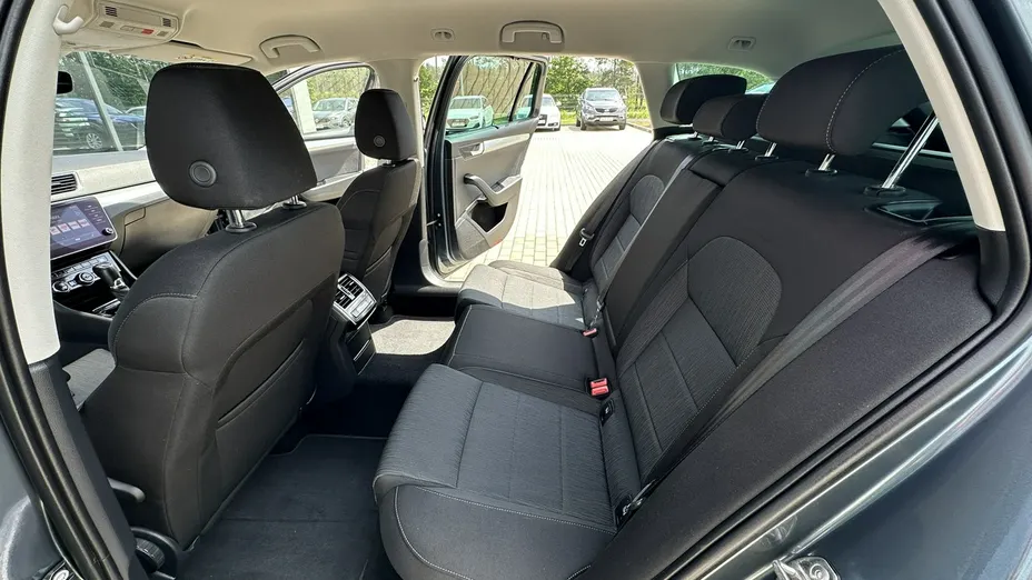 SKODA Superb -