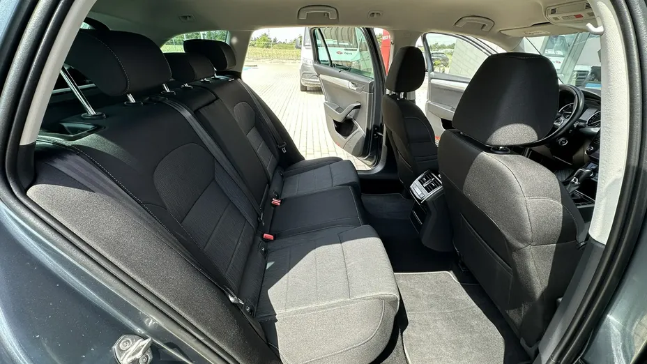 SKODA Superb -