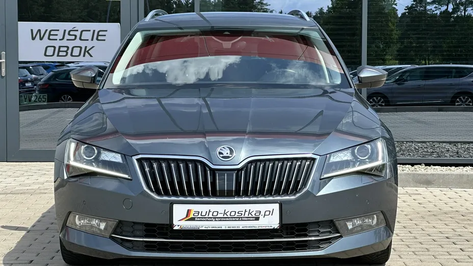 SKODA Superb -