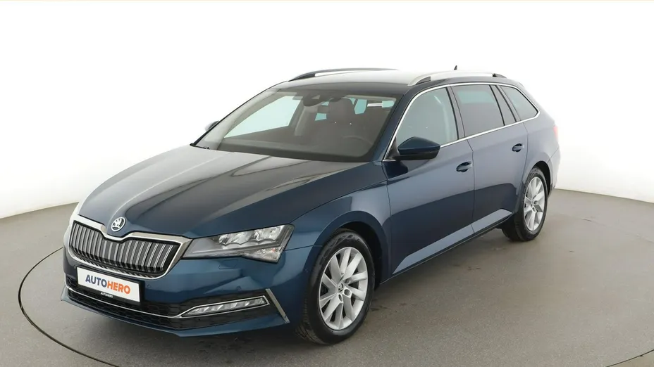 SKODA Superb -