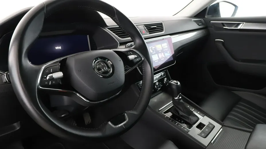SKODA Superb -