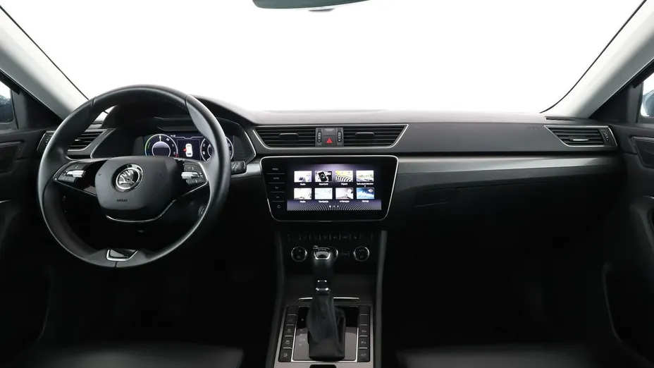 SKODA Superb -