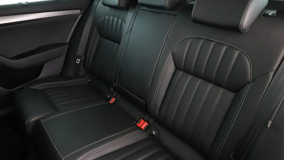 SKODA Superb -