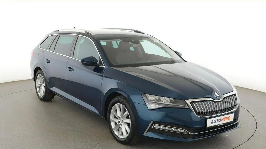 SKODA Superb -