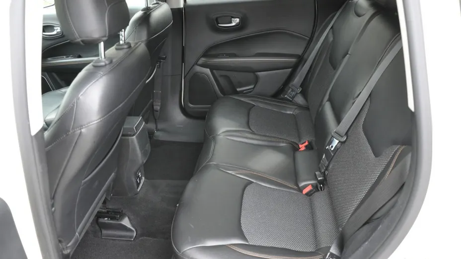 JEEP Compass -