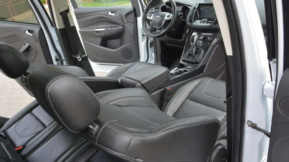 FORD Kuga -