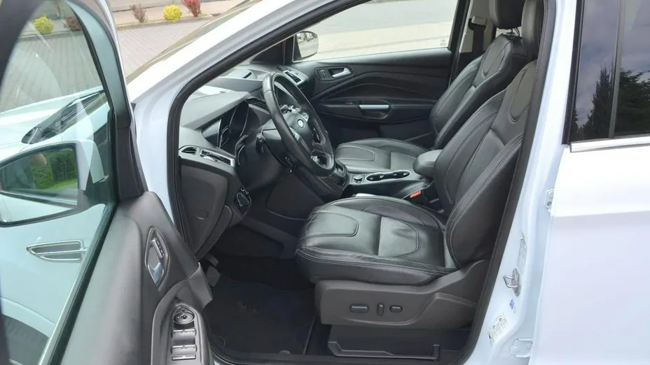 FORD Kuga -