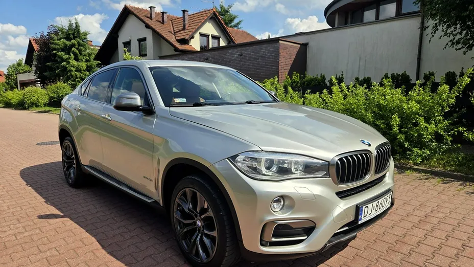 BMW X6 -