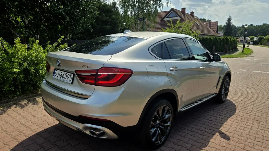BMW X6 -