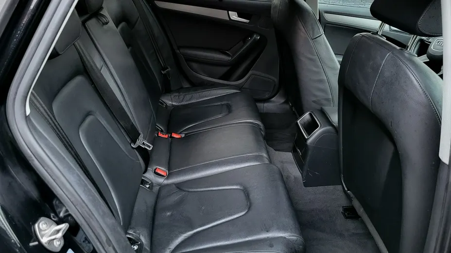 AUDI A4 -