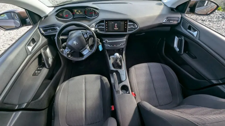 PEUGEOT 308 -