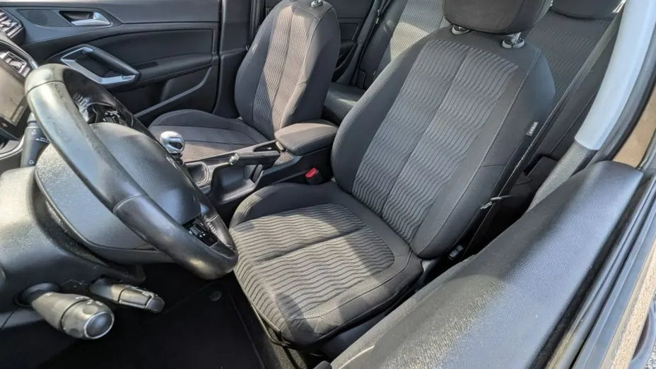 PEUGEOT 308 -