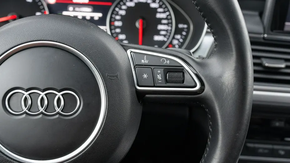 AUDI A6 -