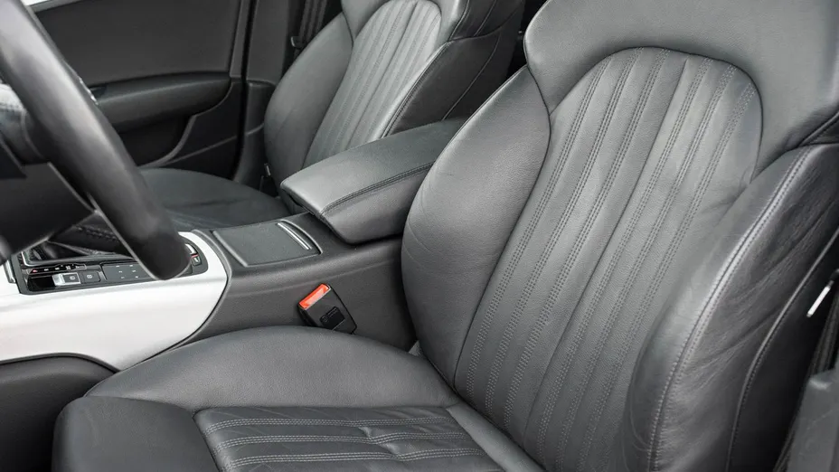 AUDI A6 -