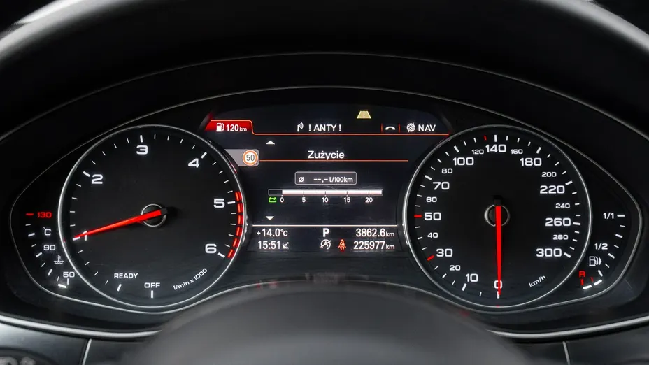 AUDI A6 -