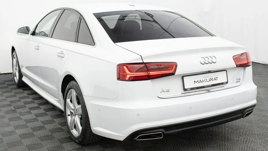 AUDI A6 -