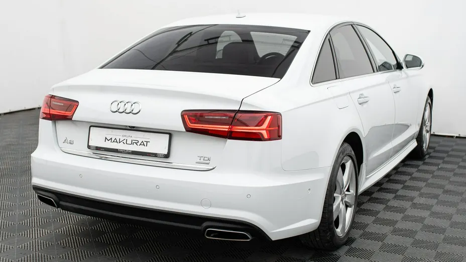 AUDI A6 -