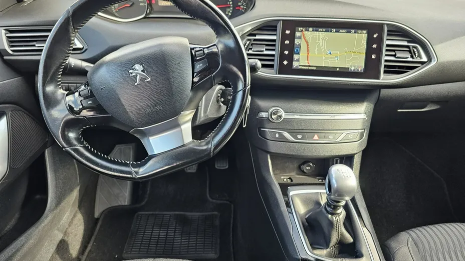 PEUGEOT 308 -