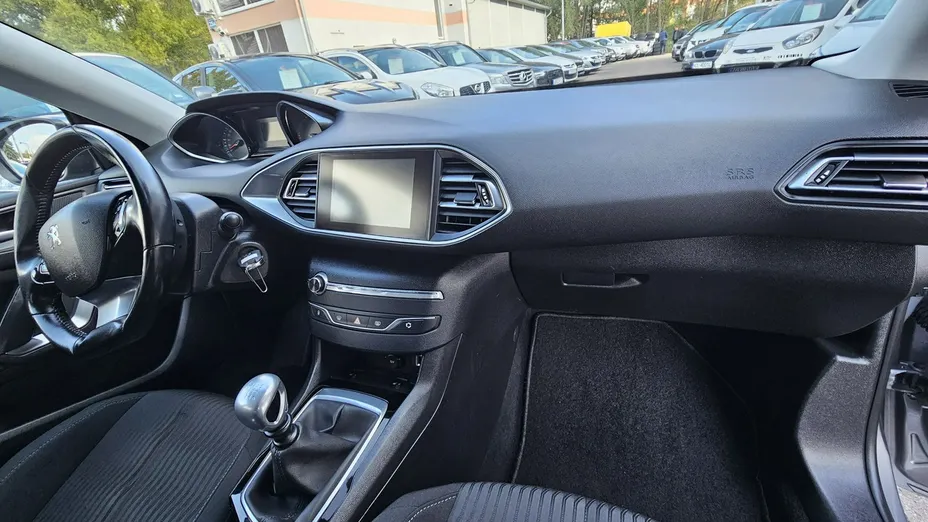 PEUGEOT 308 -