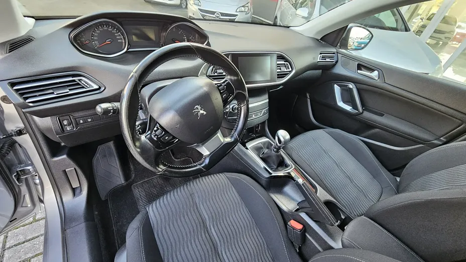PEUGEOT 308 -