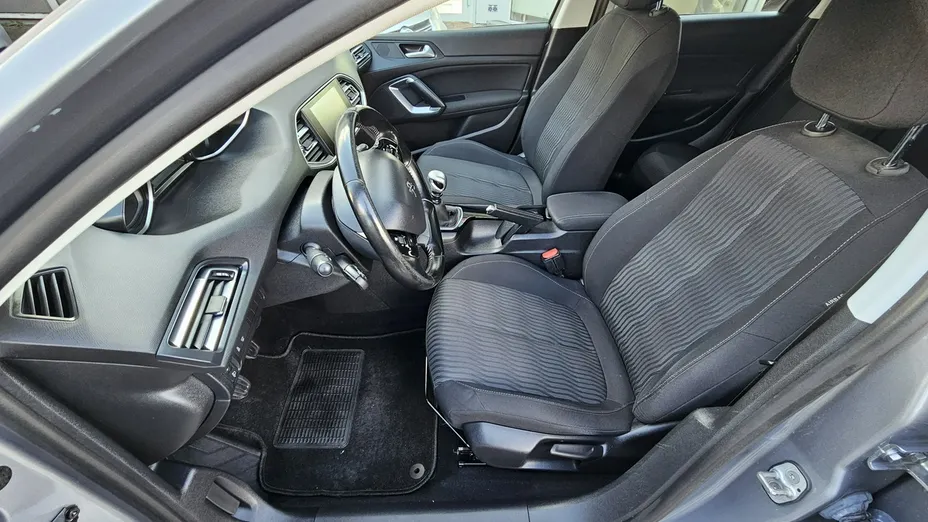 PEUGEOT 308 -