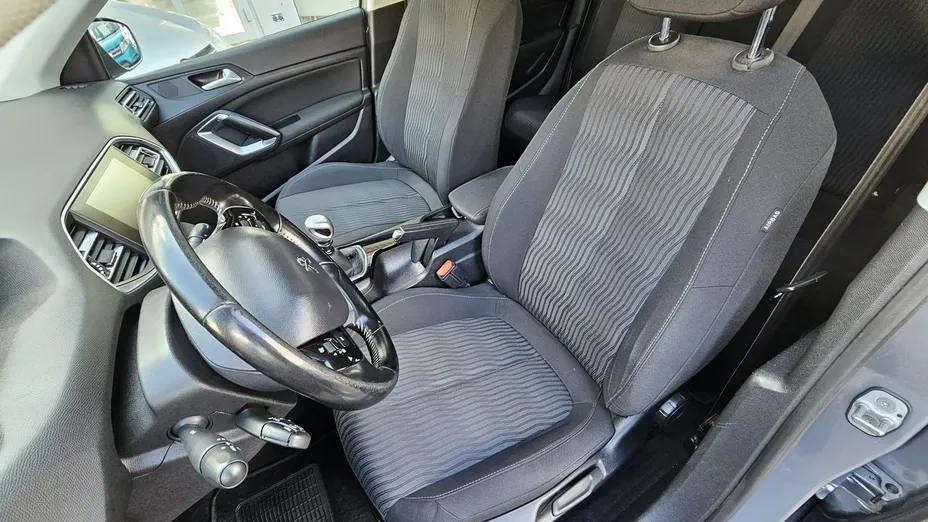 PEUGEOT 308 -