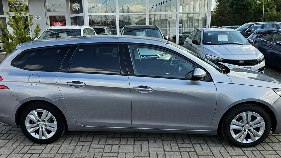 PEUGEOT 308 -