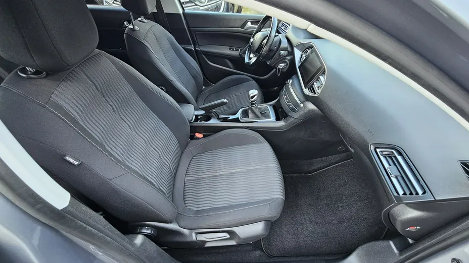 PEUGEOT 308 -