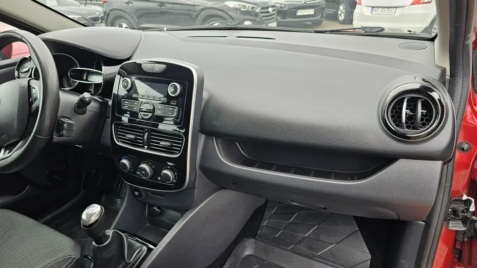 RENAULT Clio -