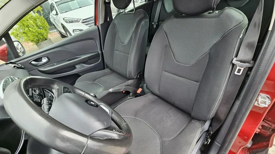 RENAULT Clio -
