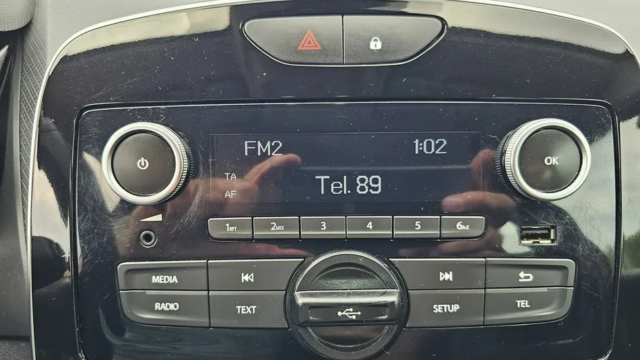 RENAULT Clio -