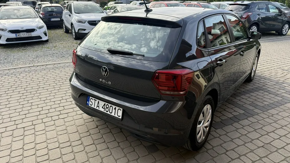 VOLKSWAGEN Polo -