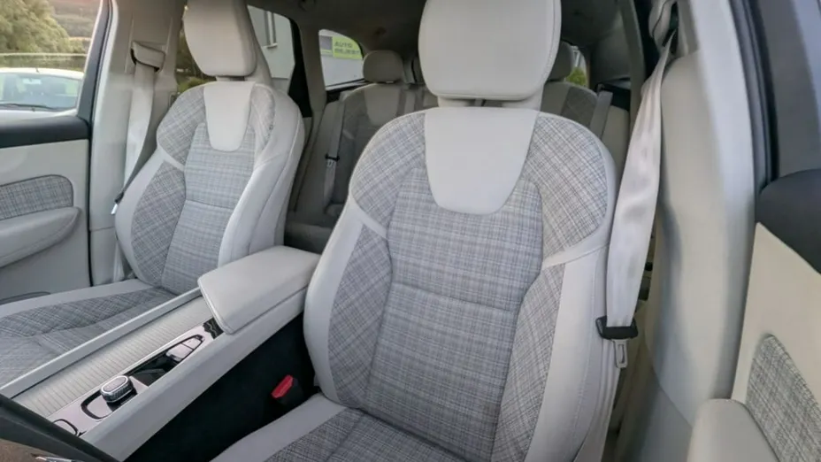VOLVO XC60 -