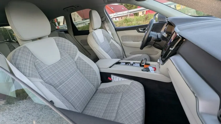 VOLVO XC60 -