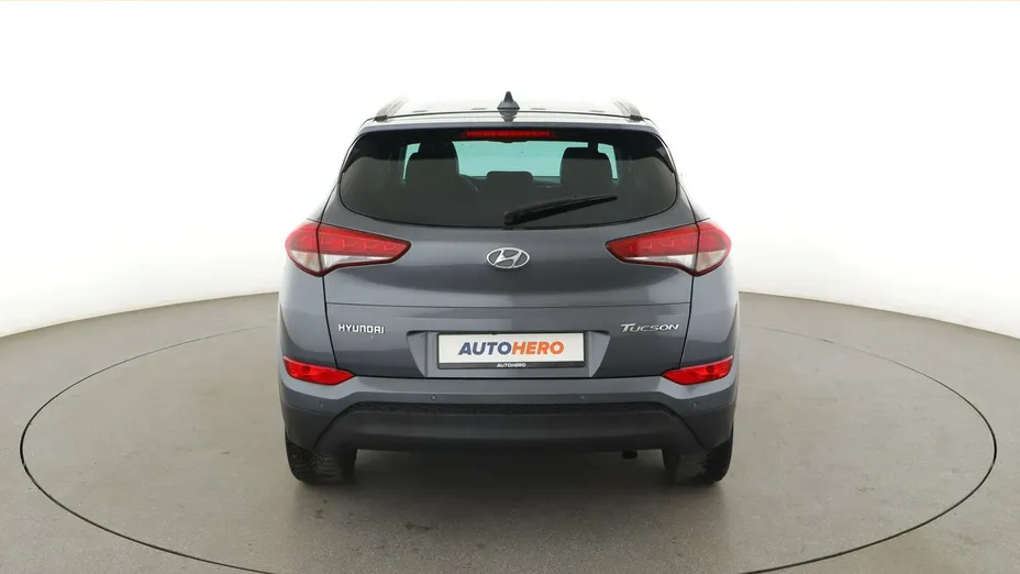 HYUNDAI Tucson -