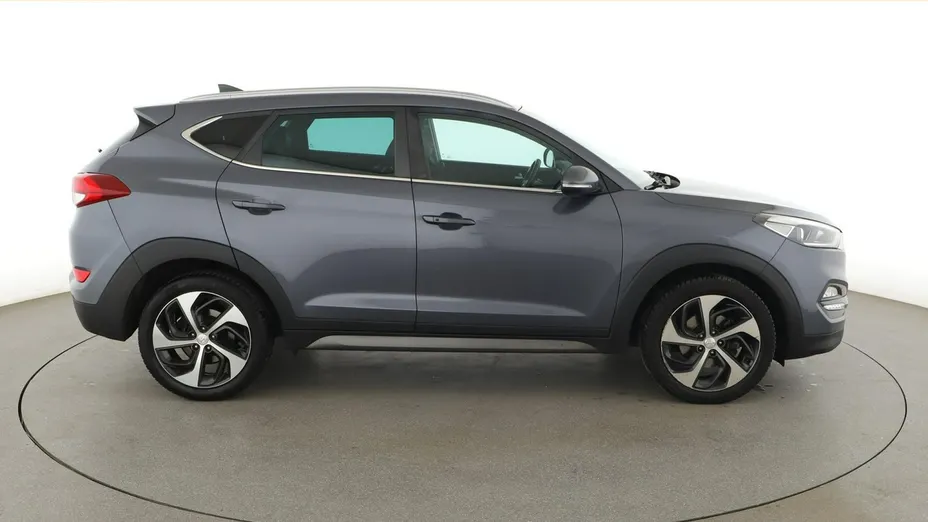 HYUNDAI Tucson -