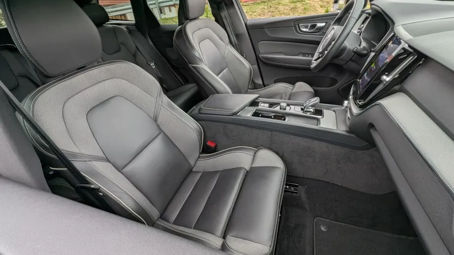 VOLVO XC60 -