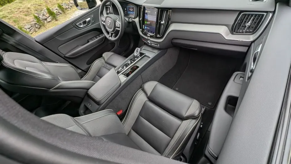 VOLVO XC60 -