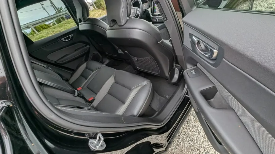 VOLVO XC60 -