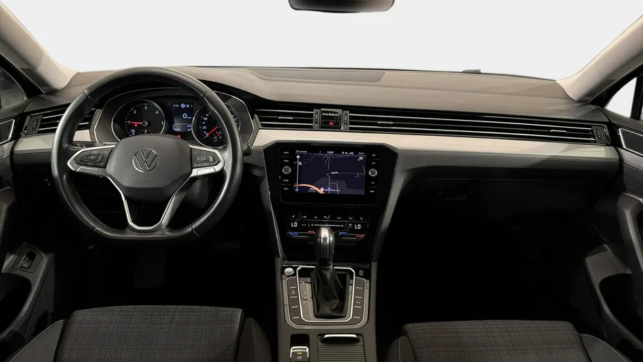 VOLKSWAGEN Passat -