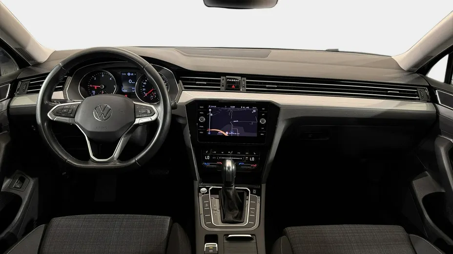 VOLKSWAGEN Passat -