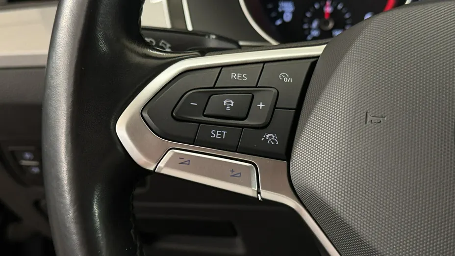 VOLKSWAGEN Passat -