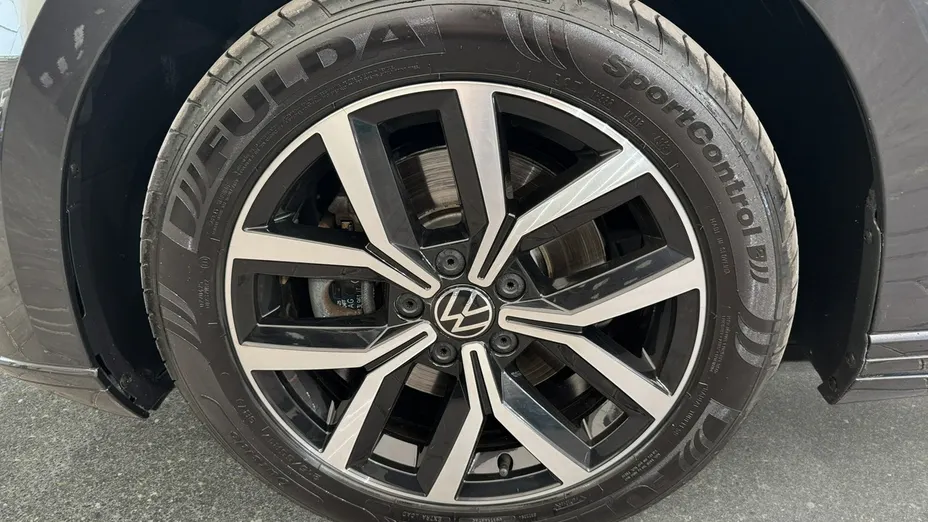 VOLKSWAGEN Passat -